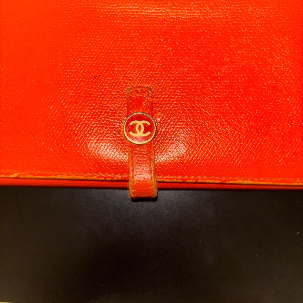 Chanel Vintage Coco Button Caviar Leather Continental Long Wallet - Picture 10 of 16